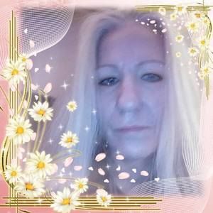 Meet your Posher, Connie